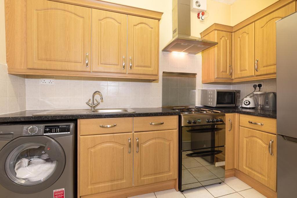 Barking Road Comfy House Apartment London Exterior photo