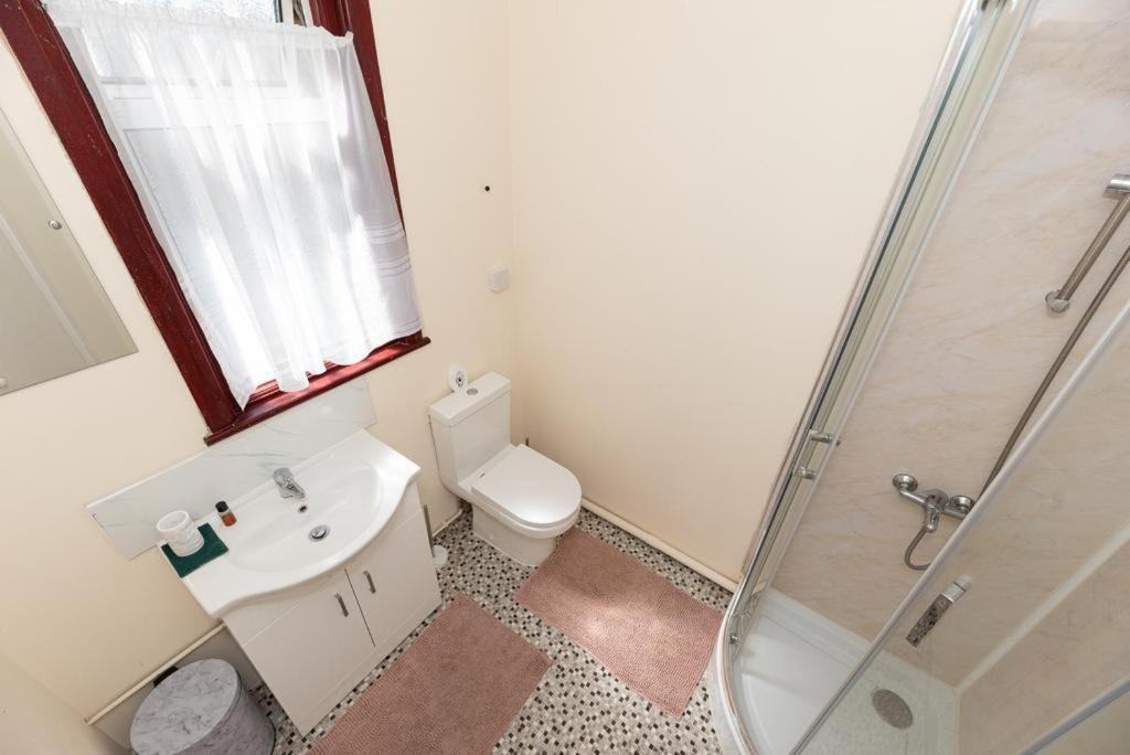 Barking Road Comfy House Apartment London Exterior photo